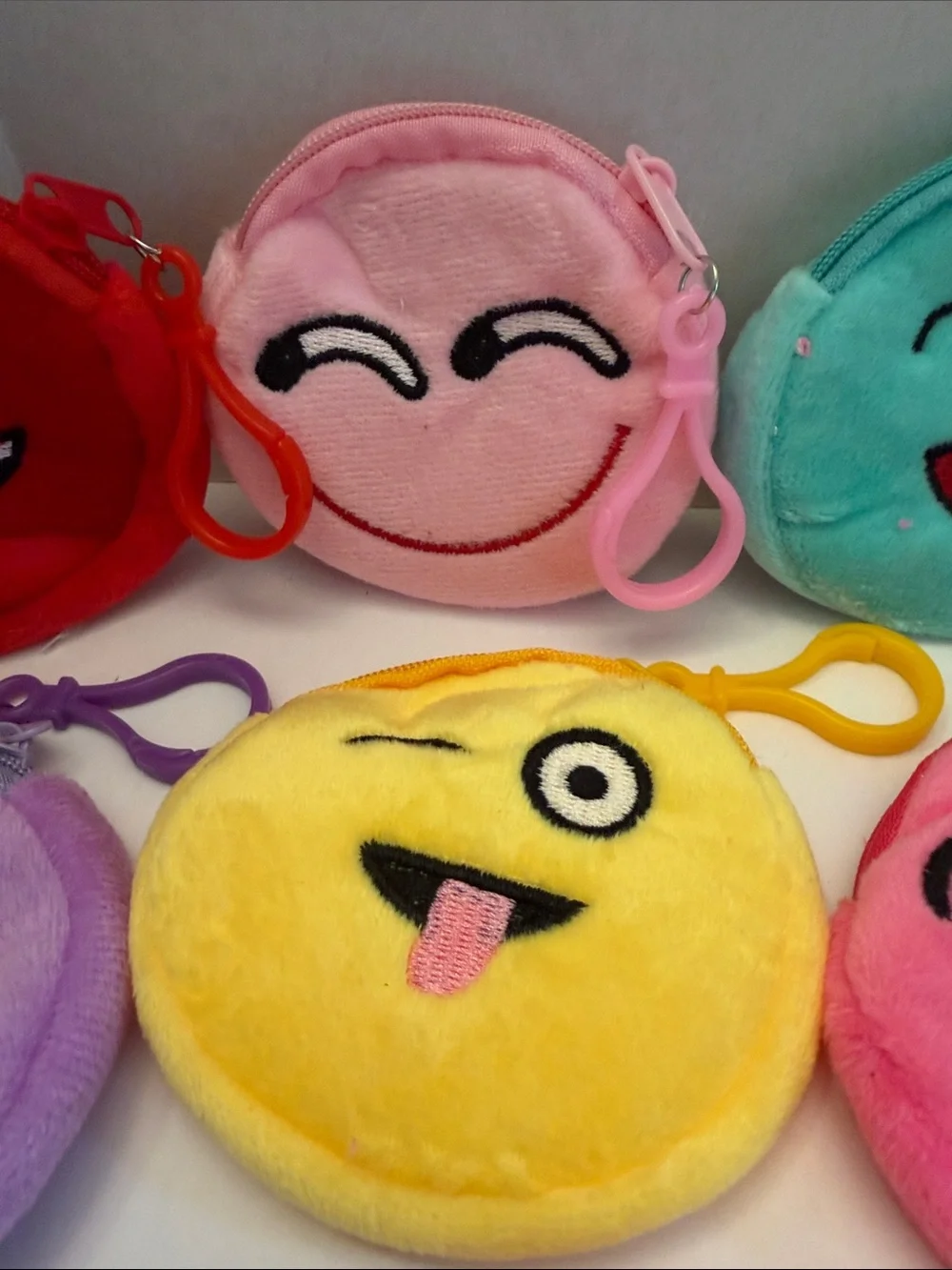 💕5/25💕 Emoji Plush Coin Pouch Keychain You Choose